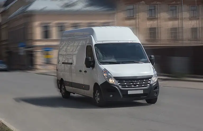 jadący autokar